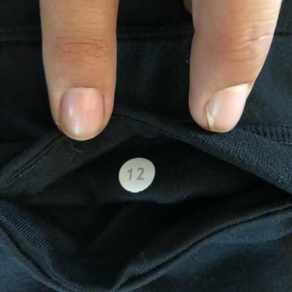 Black cropped Lululemon leggings - Picture 3 of 9